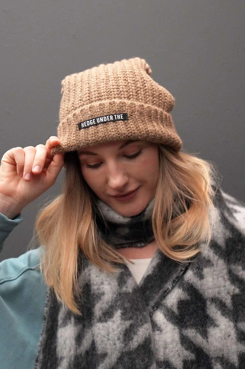 KNIT OVERSIZED BEANIE