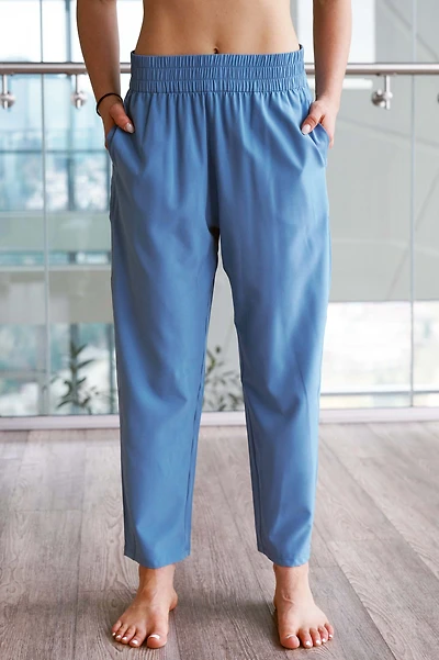 RAINA WOVEN ANKLE CROPPED PANT (UPF 50+)