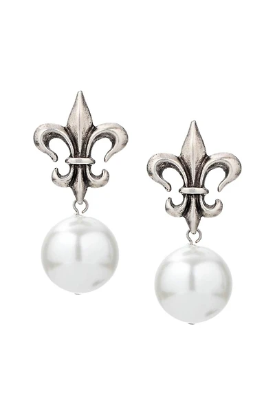 Fleur Pearl Stud Earrings