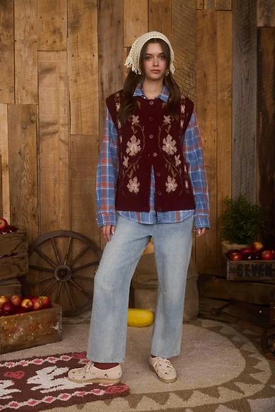 Floral Embroider Sweater Vest