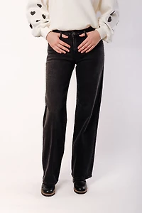 Loose & Low Straight Jeans
