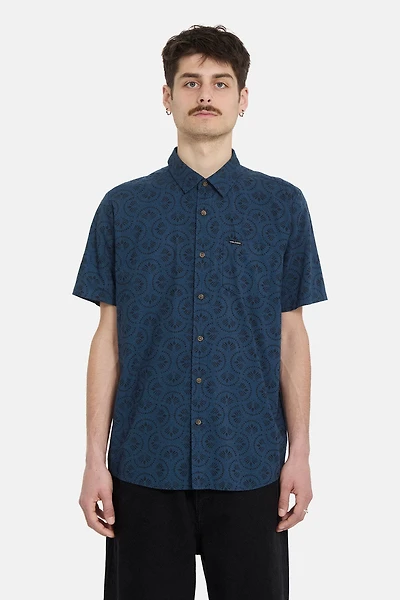 Scaler Stone Woven Short Sleeve