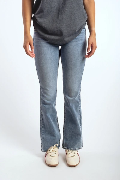 Suki Curvy Bootcut Jeans