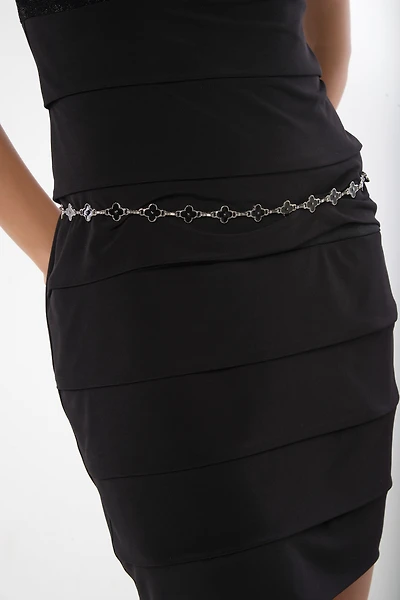 Chain belt with flowers