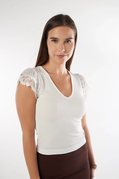 Haut à manches courtes avec dentelle - FLORINE (E-A5)