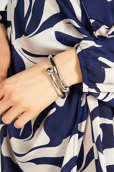 Crisscross bangle bracelet - C1121 - FINAL SALE