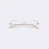 Peggy - Silver Glasses 
