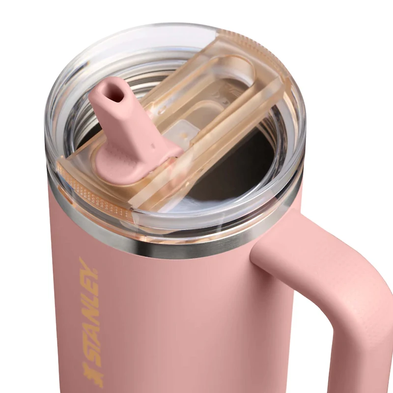 The 30oz Quencher ProTour Flip Straw in Peach Rose