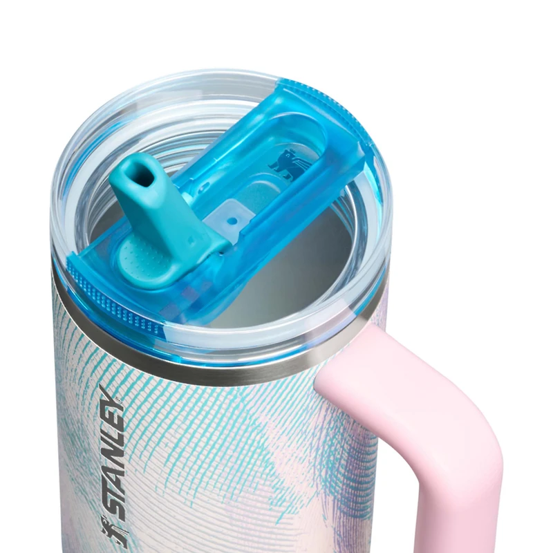 The 30oz Quencher ProTour Flip Straw in Sea Glass Plume