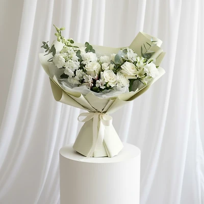 Giselle Arrangement - Fresh Flowers