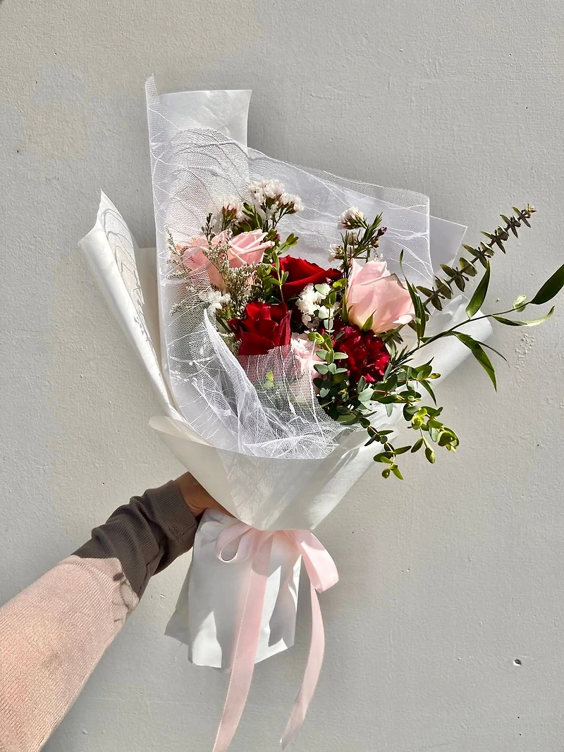 Chelsea Bouquet - Fresh Flowers