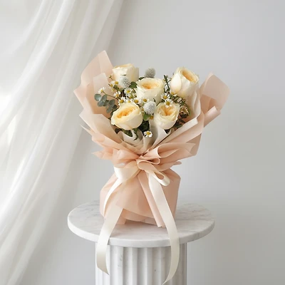 Hailee Arrangement - Fresh Flowers