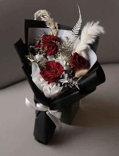 Forever Fairytale Bouquet - 3 Roses