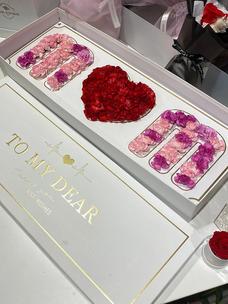 MOM Box - Fresh Flowers