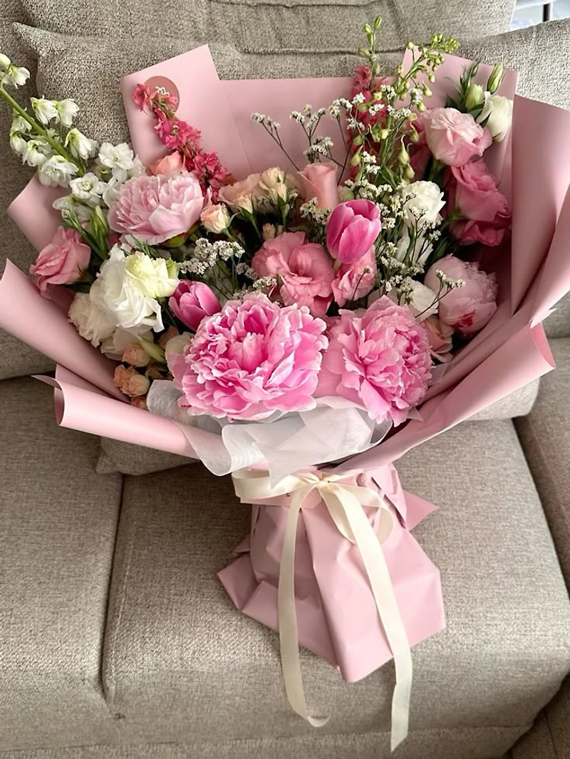 Pink Pastel Garden Arrangement - Fresh Flowers