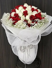 75 Red Velvet Cheesecake Deluxe - Fresh Flowers