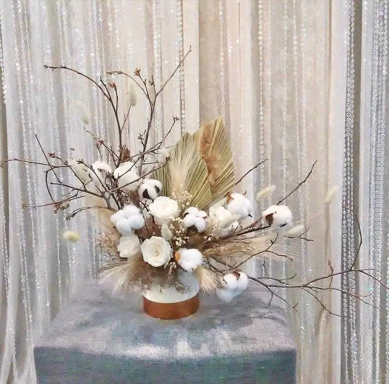 Dry Meets Preserve Arrangement