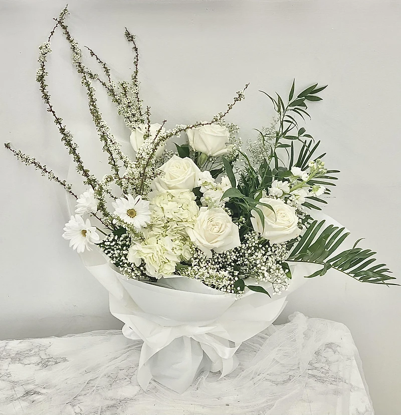 Snow White Bouquet - Fresh Flowers