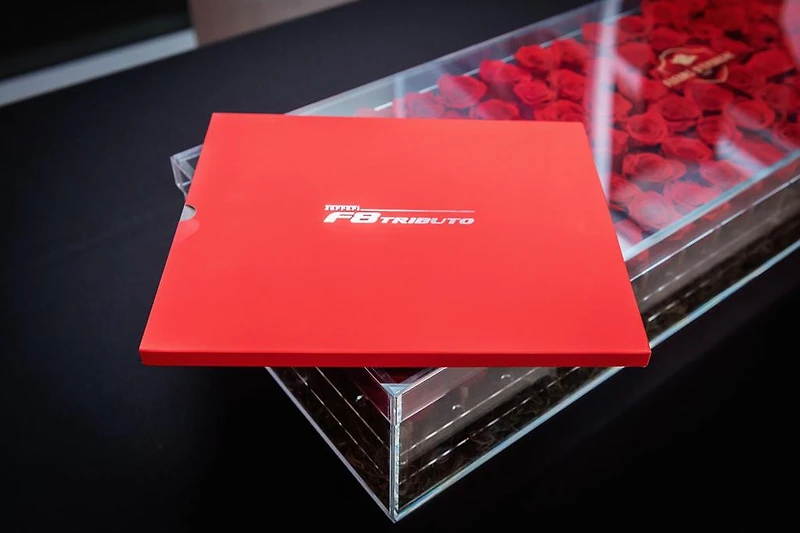 Crystal Elegance with 114 roses