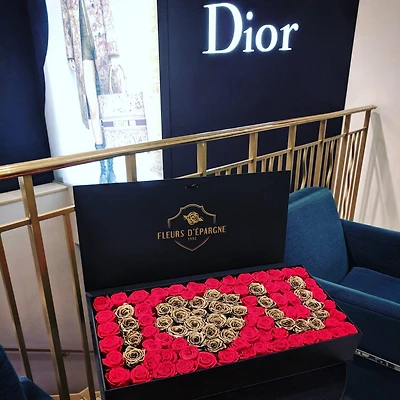 Ultimate Love Box - 100+ Roses