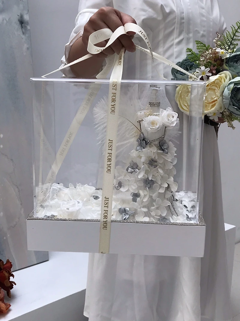 Eternal Wedding Dress Arrangement