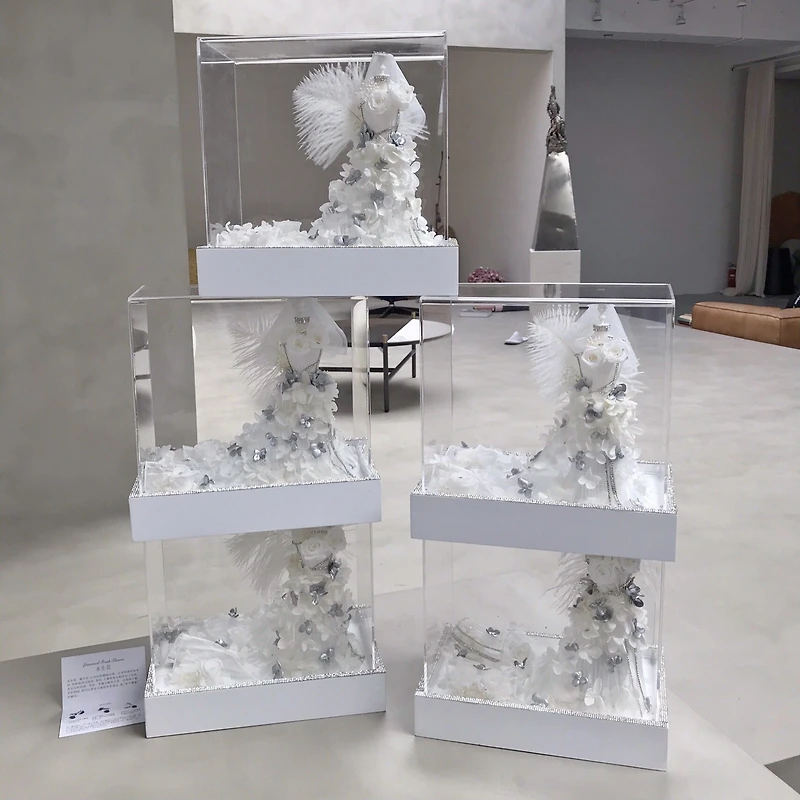 Eternal Wedding Dress Arrangement