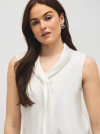 Haut à effet satiné avec col noué style marin