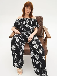 Haut froissé à épaules dénudées et motif floral