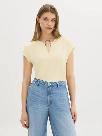 Haut à manches dolman et détail ajouré