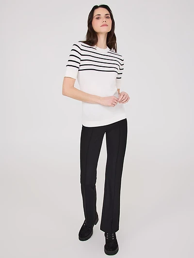 Pantalon à jambes évasées avec pinces sur le devant