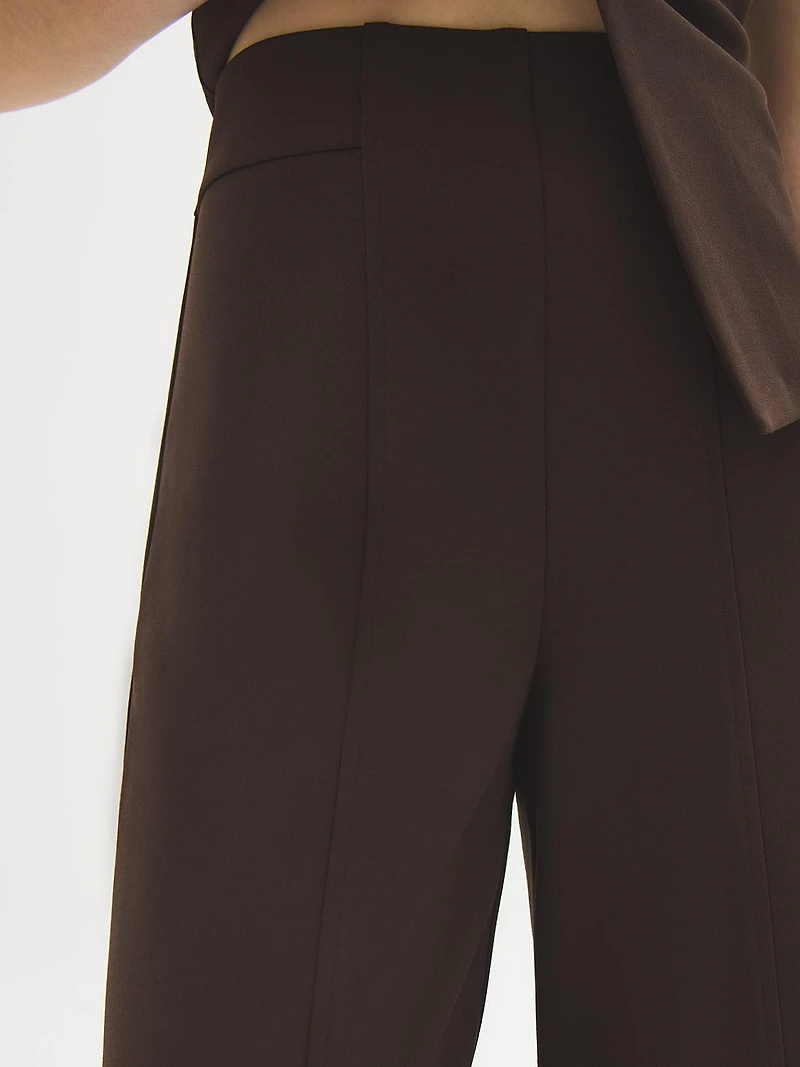 Pantalon à jambe large en tissu crêpe