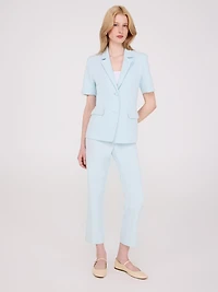 Pantalon court à jambe droite et fentes latérales