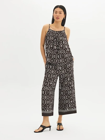 Border Print Gaucho Capri Pants