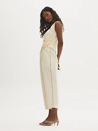 Pantalon capri en mélange de lin avec détails crochet