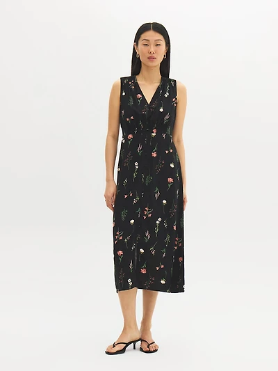 Robe mi-longue smockée à décolleté en V et motif floral