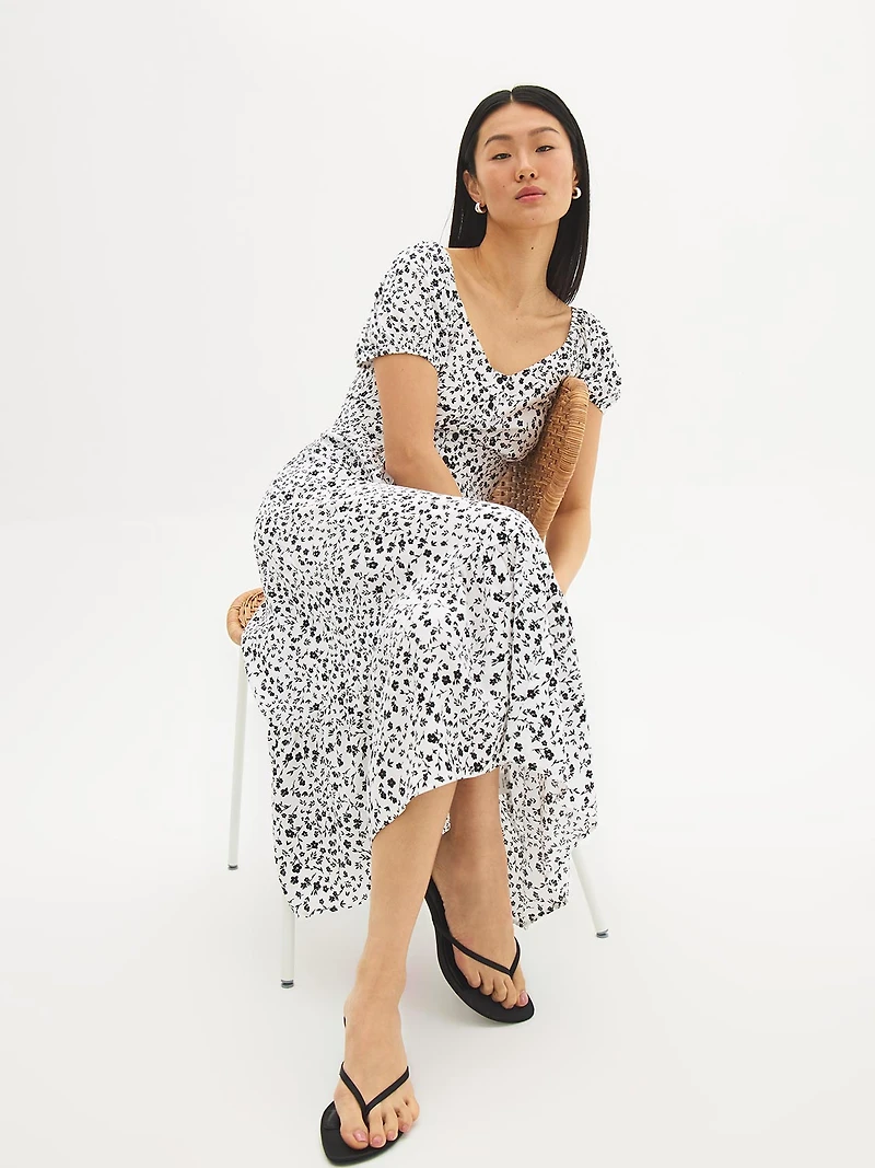 Robe mi-longue imprimée à manches bouffantes