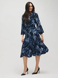 Robe mi-longue en mousseline à col fendu et imprimé floral
