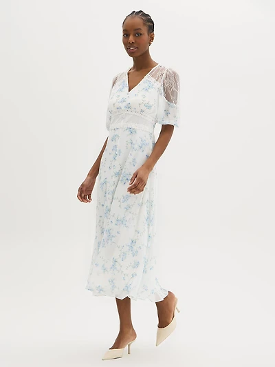Robe mi-longue en mousseline et dentelle florale