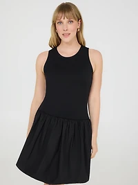 Mini-robe sans manches à ourlet bulle