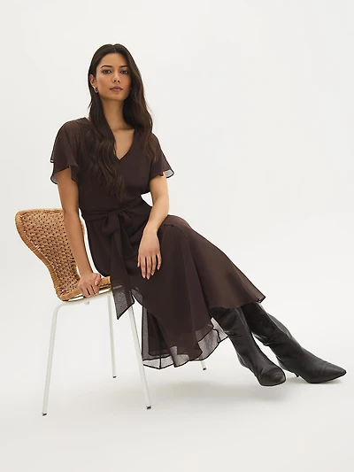 Robe en mousseline texturée à col V