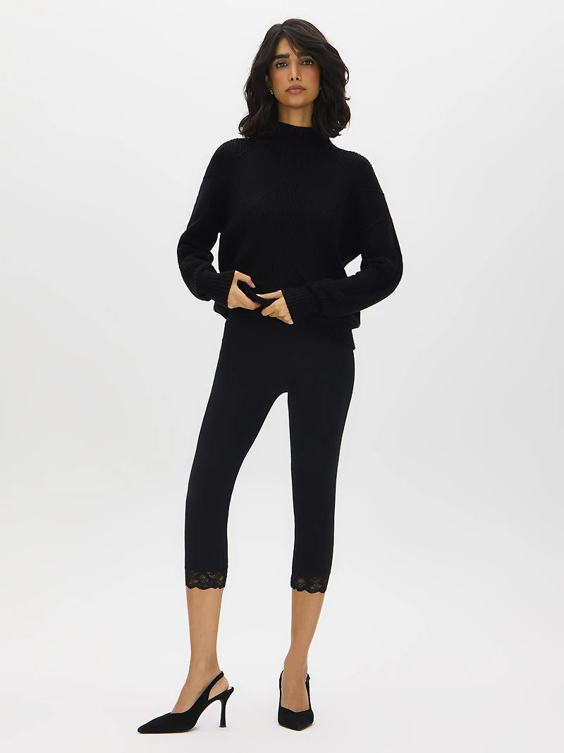 Lace Trim Capri Leggings