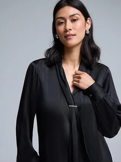 Blouse boutonnée à col noué