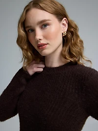 Chandail à col rond en tricot pelucheux