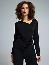 Haut froncé à col asymétrique