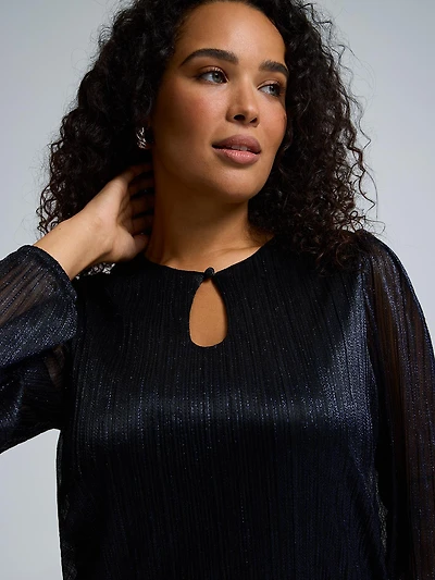 Front Keyhole Plisse Mesh Top