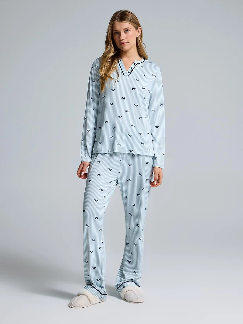 Ensemble pyjama à boucles rayées et col fendu