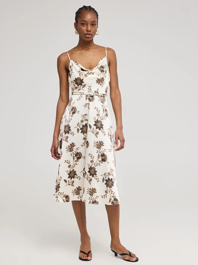 Robe mi-longue en satin fleuri à col drapé