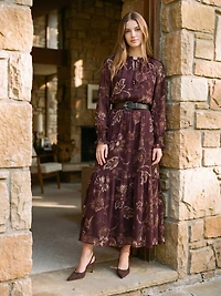 Robe longue à motif cachemire et col festonné