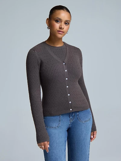 Cardigan en tricot torsadé boutonné sur le devant