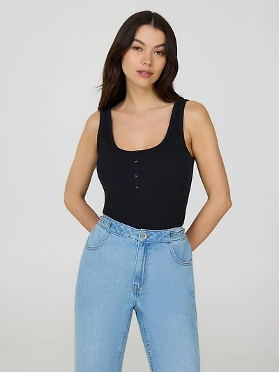 Scoop Neck Sleeveless Ribbed Top